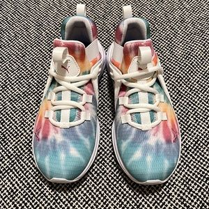 NEW!! PUMA Rainbow Tie-Dye Pull-on Sneaker for girl sz. 3.5